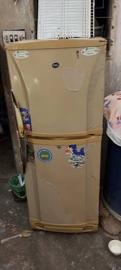 Pel Refrigerator | Medium Size | Light Yellow Color
