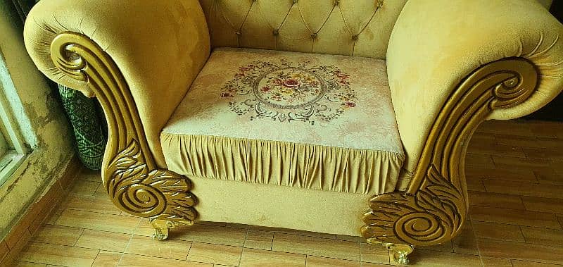 Luxerious Sofa set  for sale 3
