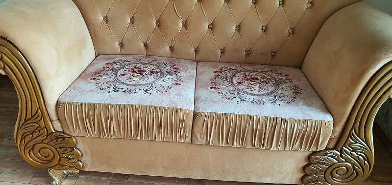 Luxerious Sofa set  for sale 4