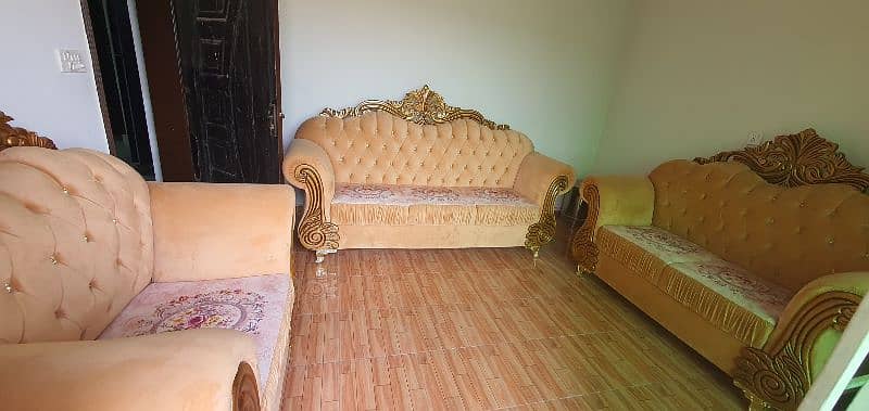 Luxerious Sofa set  for sale 18