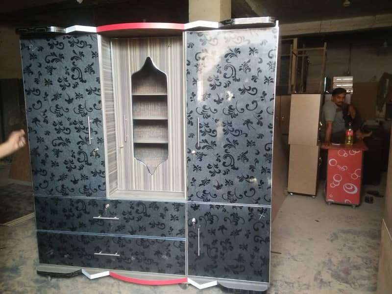 Wardrobe / Cupboard / Almari / wooden wardrobe Full Size 4