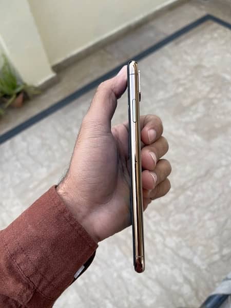 Iphone XS Max Total Geniune Official PTA Approved 5