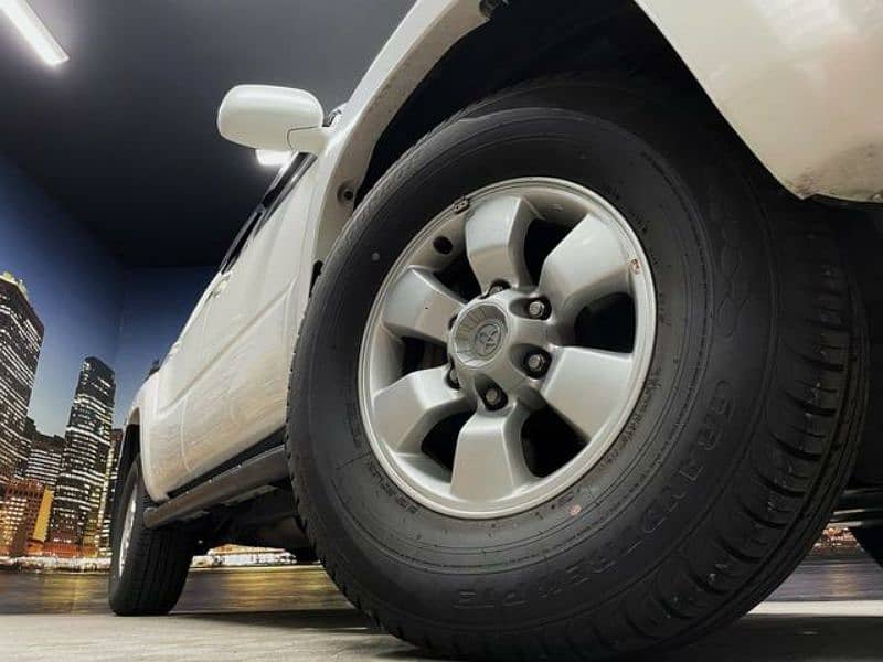 Toyota Hilux Surf 16" alloy rim wheels 1