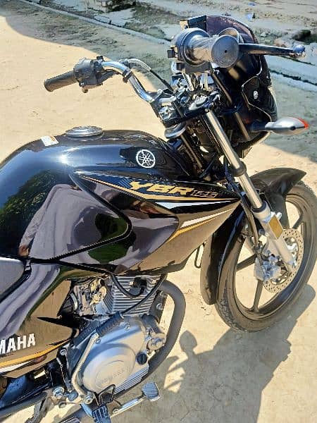 Yamaha ybr black 4