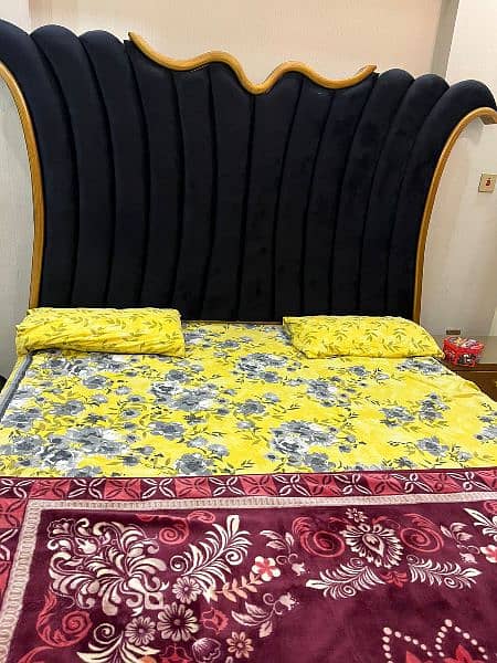 new bed set with dressing table 1 month use only 4