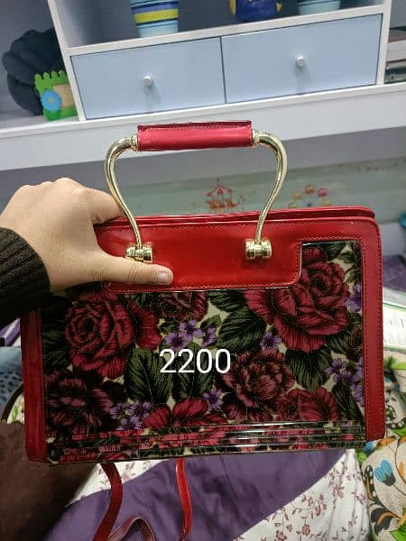 Any Bag Price mentioned on pictures 7