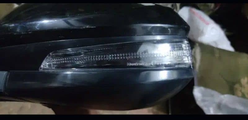 Toyota Fortuner side mirror 2020 3