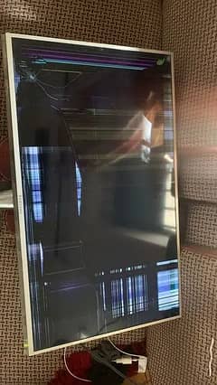 Broken panel 40 inch smart LED TV wifi with box remote missing