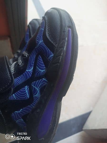 3 years kids joggers & cut shoes new condition 3