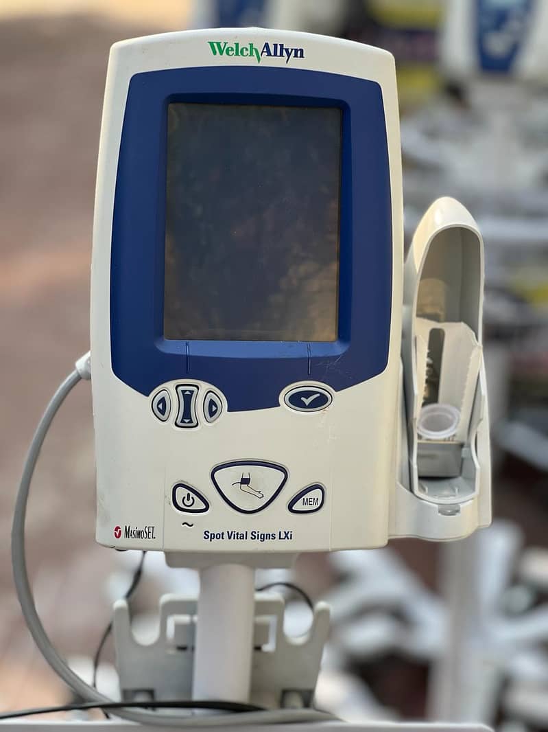 GE Solar 8000i Patient Monitor - Cardiac Moniters in Stock 7 Parameter 12
