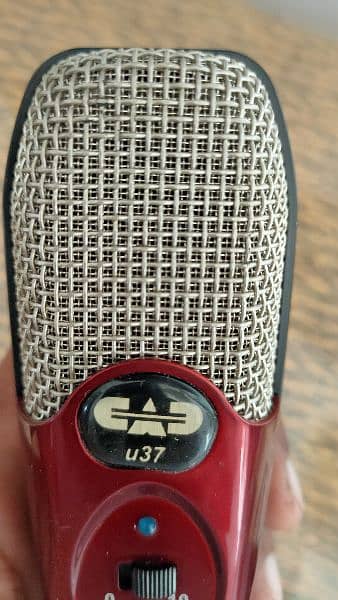 CAD u37 USB Condenser Microphone 4