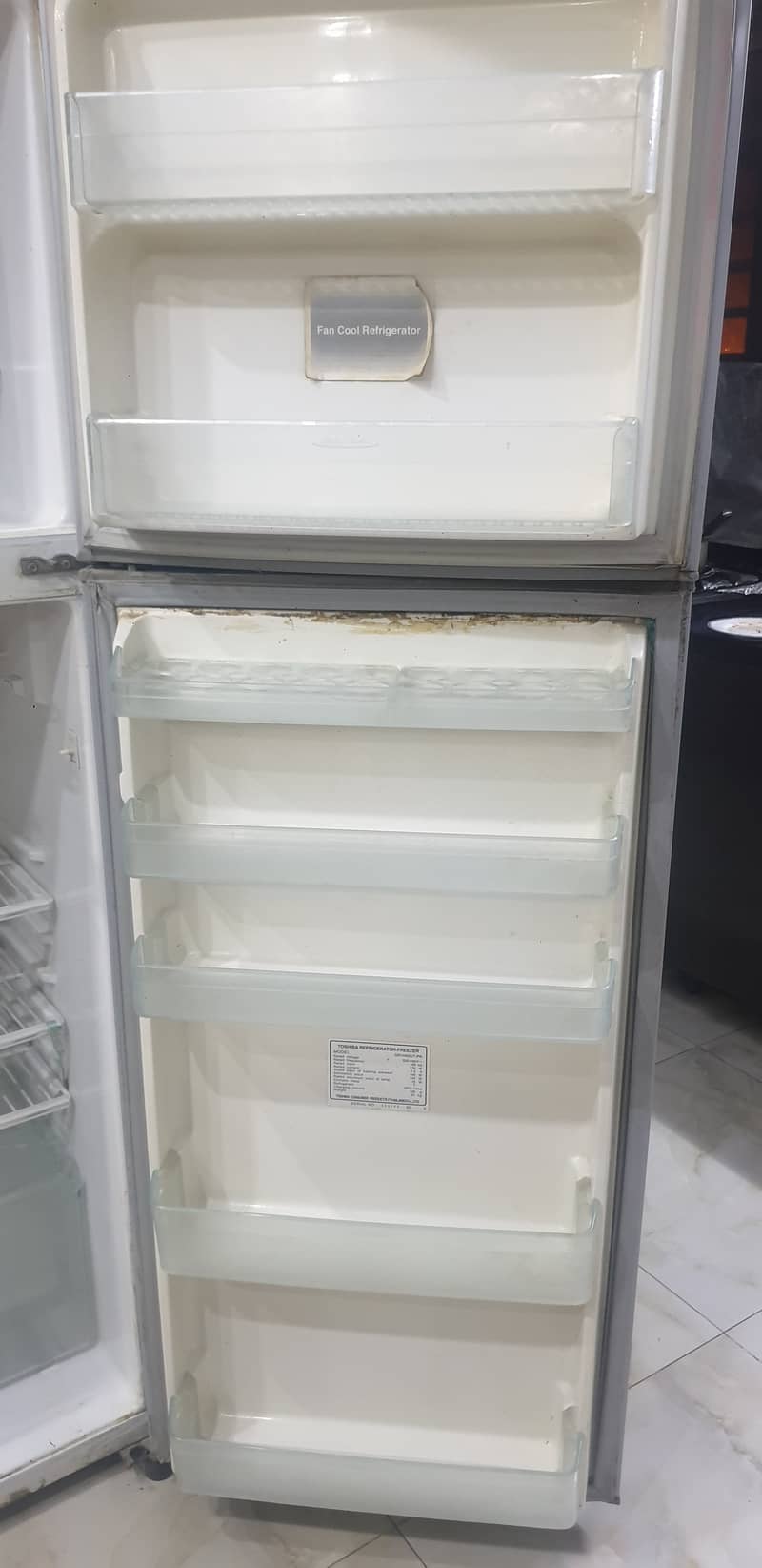 TOSHIBA 2 DOOR REFRIGERATOR 1