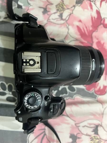 Canon 650D DSLR camera with kit lens 8