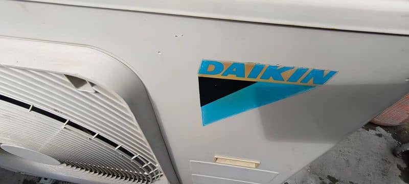 cassette ac 4 ton Daikin ( non DC inverter) 1