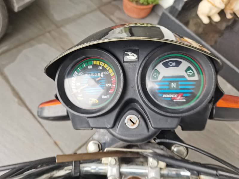 Single user motor bike and in very good condition 3