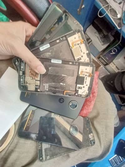 Moto z3 z4 batteries Panels and other moto phone parts