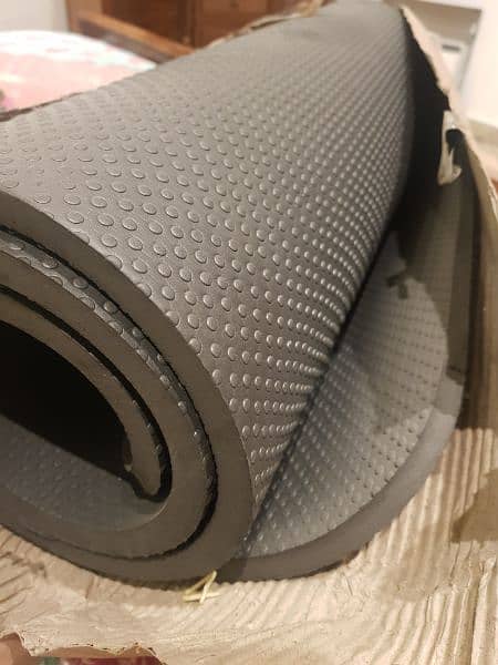 Exercise and yoga mat 15 mm 1