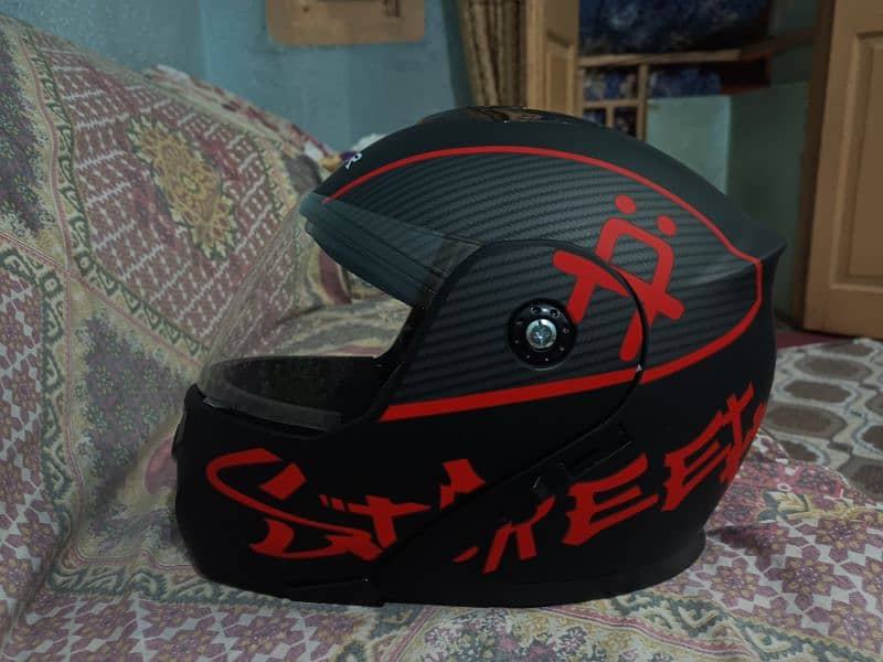 Red and Black Contrast Helmet 5