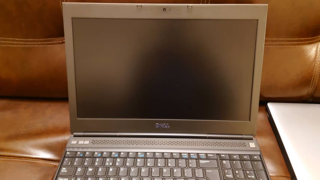 Dell precision M4800 i7-4600M with 2GB graphics card 2