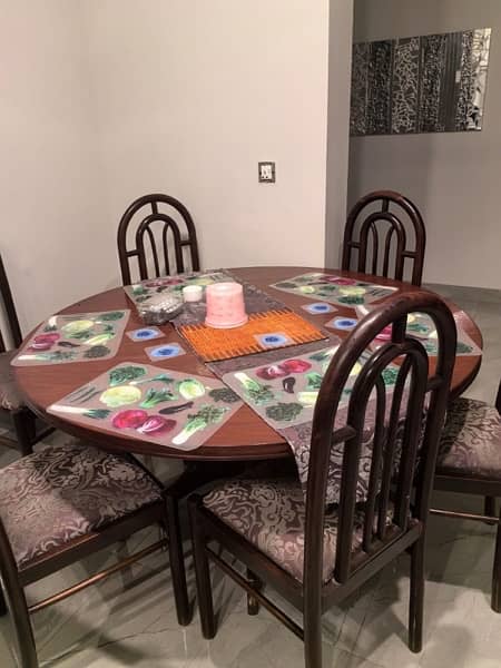 Round dining table with 6 chairs (Sheesham solid wood) 4