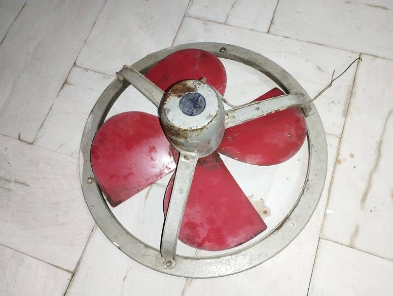 24" Pak Fan Exhaust fan for sale. 100% Copper winding. 1 season used 1