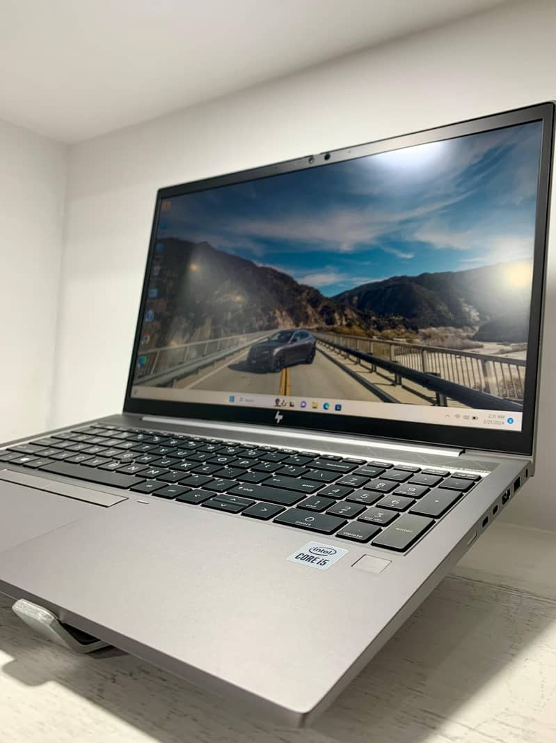 HP ZBook Firefly 15 G7 || 04 GB Nvidia 0