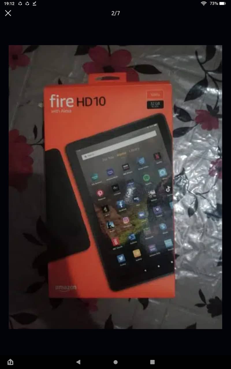 amazone fire(HD)10 11 generation ( 5 month used ) with box and charger 2