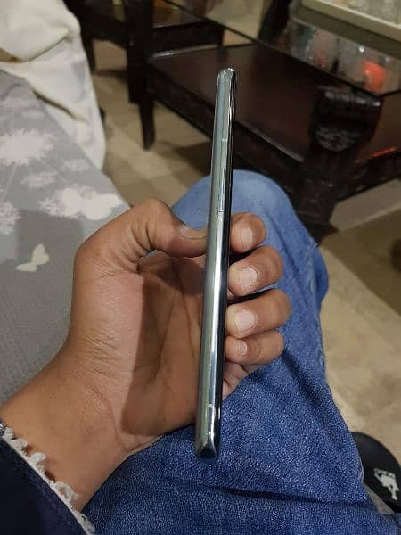1plus9pro 12/256GB with original Charger 6