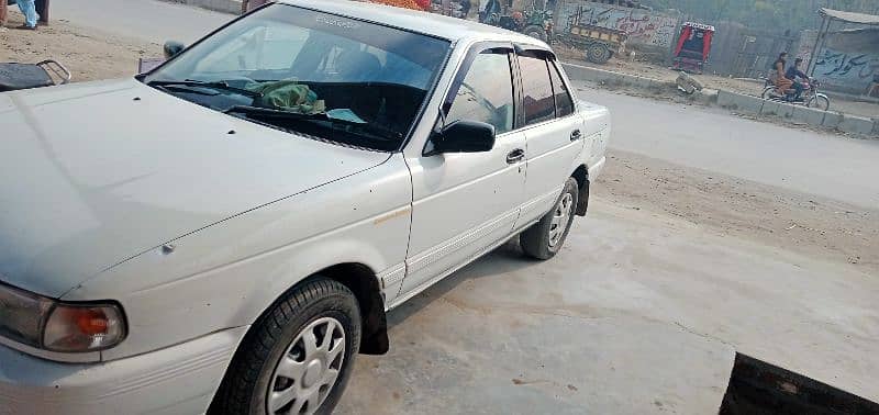 Nissan sunny 1992 5