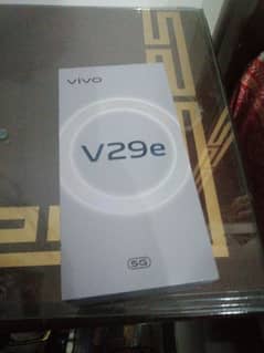 hi I am selling my vivo v29e 5g  8/256 gb