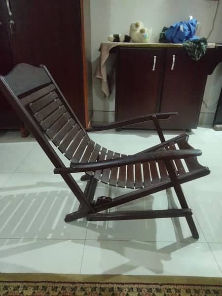 vintage rocking chair in mint condition 2