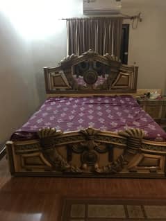 King Bed Set/ cupboard/ Dressing Table/ Divider