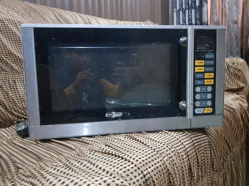 microwave oven 0