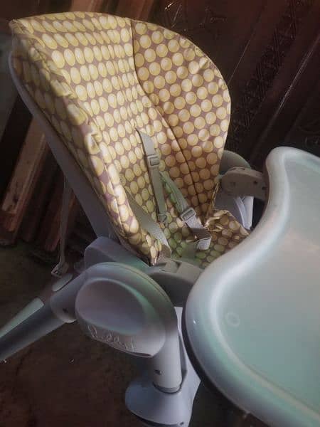 imported kids dinning chair is on sale. excellent condition 10×10 2