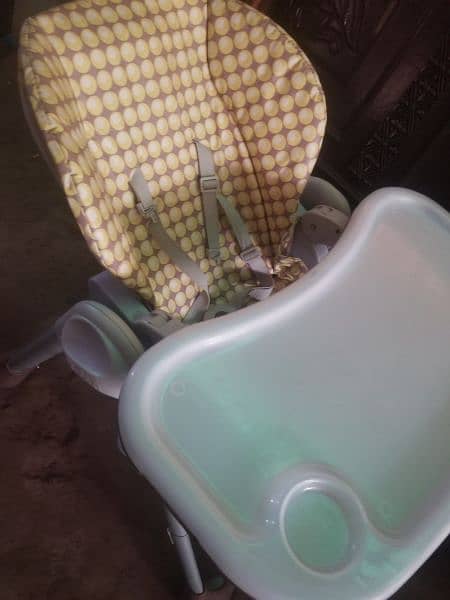 imported kids dinning chair is on sale. excellent condition 10×10 4