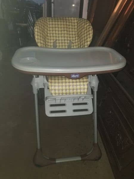 imported kids dinning chair is on sale. excellent condition 10×10 7