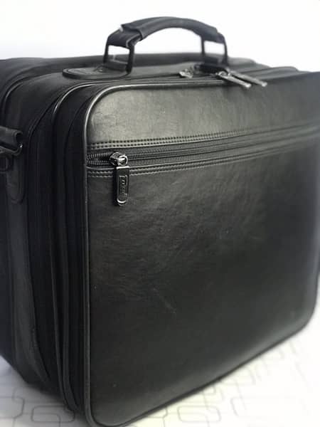 Leather laptop Bag  - Targus Brand 1