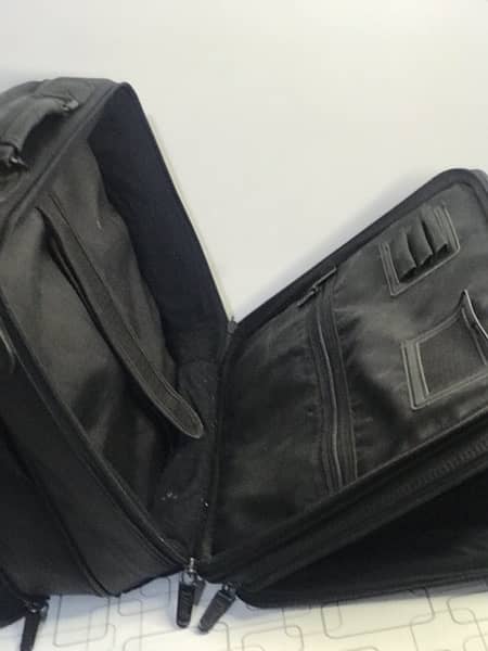 Leather laptop Bag  - Targus Brand 4