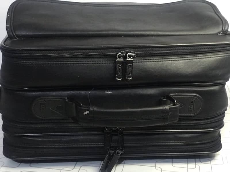 Leather laptop Bag  - Targus Brand 6