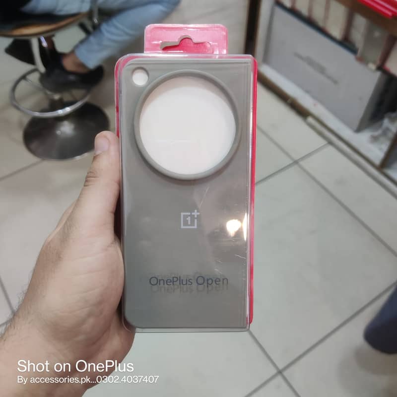 Oneplus 12 , oneplus open official silicone case and youksh case. 7