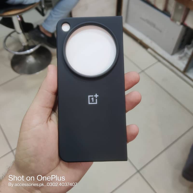 Oneplus 12 , oneplus open official silicone case and youksh case. 10