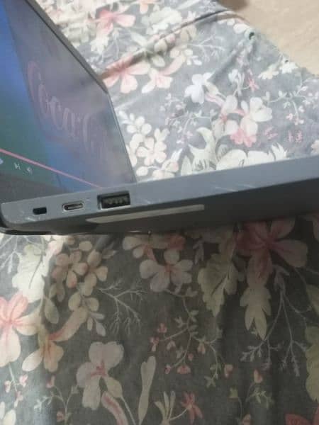 Chromebook 10 by 9 condition 4,16 GB 3