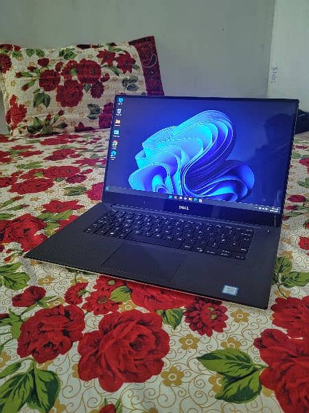 Dell XPS 15 - 9560 1