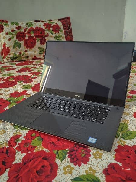 Dell XPS 15 - 9560 4