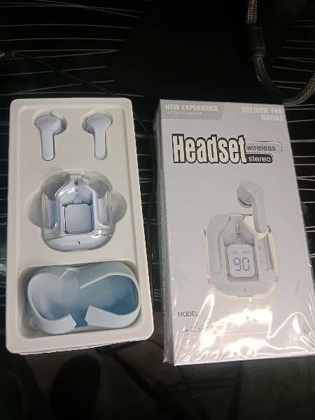 Air 31 transparent airpods with silicon pouch available at good rate 0