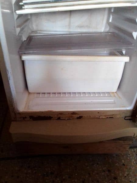 Waves fridge for sale. 4