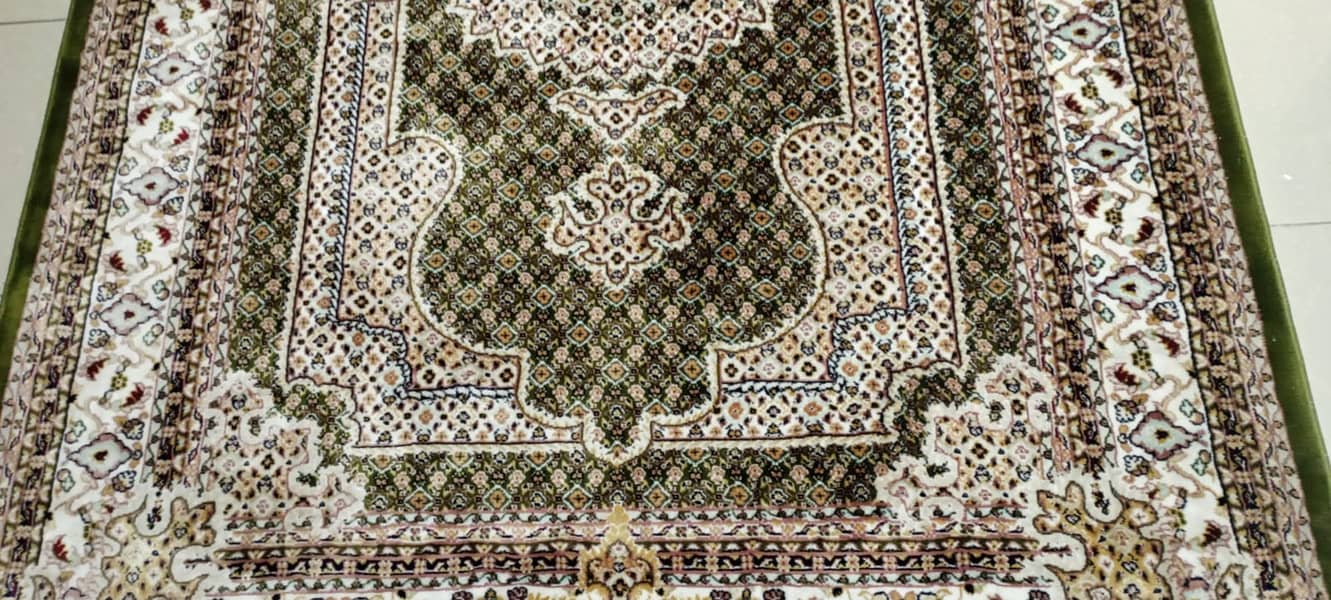 BEAUTIFUL Imported Turkish Rug 2