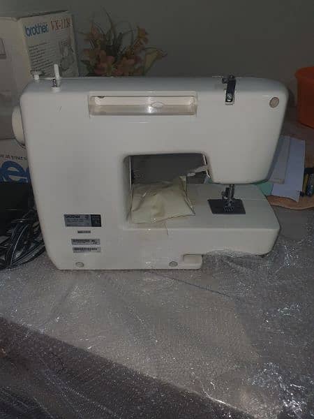 Brother sewing machine (box packed) 3