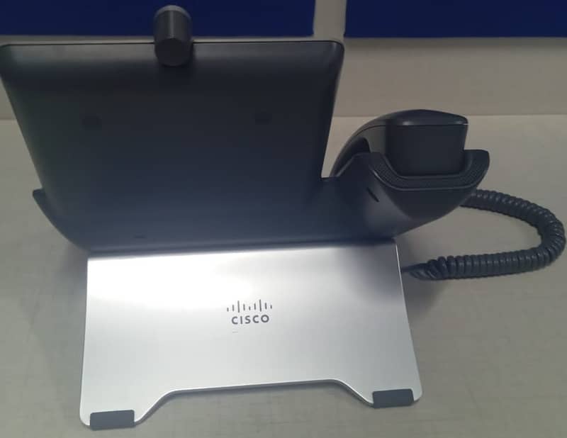 Cisco IP Phone 8845 1