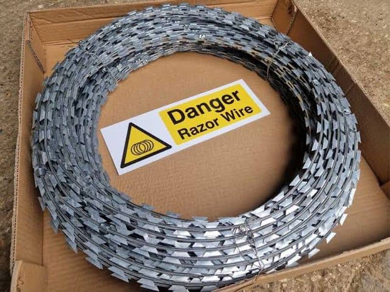 Razor wire & Mesh on Factory Price - Chain Link - Galvanized For Sale 7